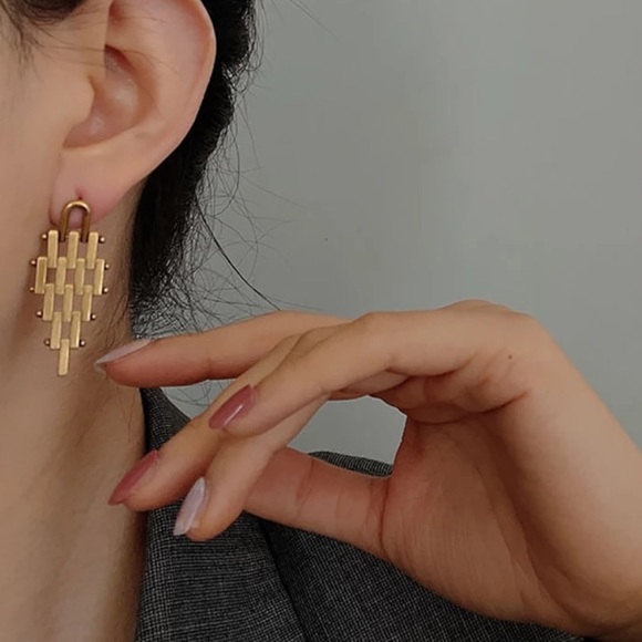 Texture drop earrings - Picture 2 of 4